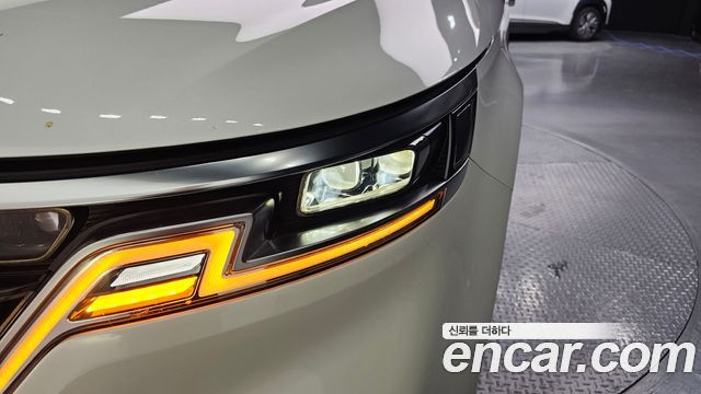 Kia Canival 2021 — photo 8