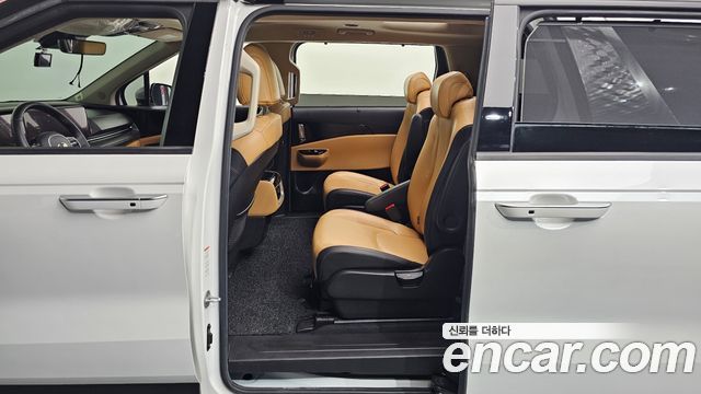 Kia Canival 2021 — photo 16