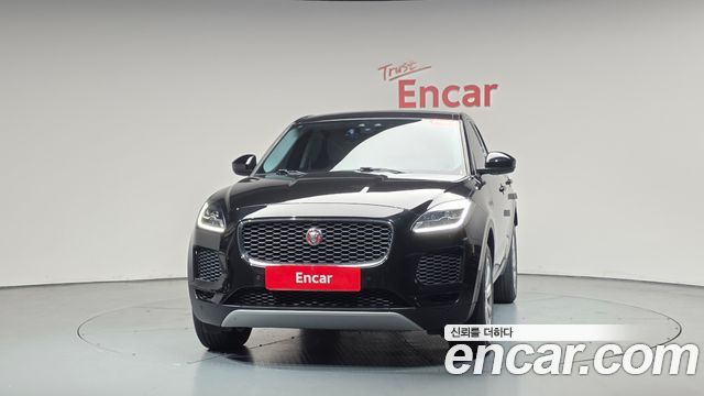 Jaguar E-PACE 2018 — photo 3