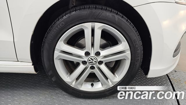 Volkswagen Polo 2013 — photo 5