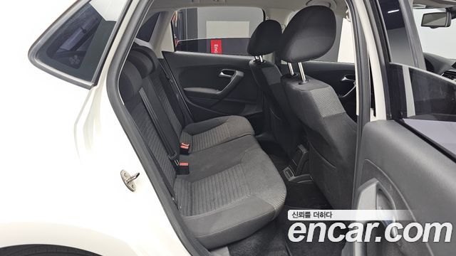 Volkswagen Polo 2013 — photo 11