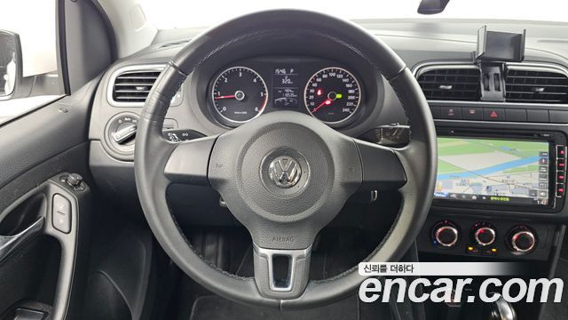 Volkswagen Polo 2013 — photo 12