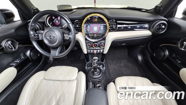 Mini Cooper Convertible 2023 — photo 10