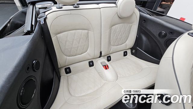 Mini Cooper Convertible 2023 — photo 17