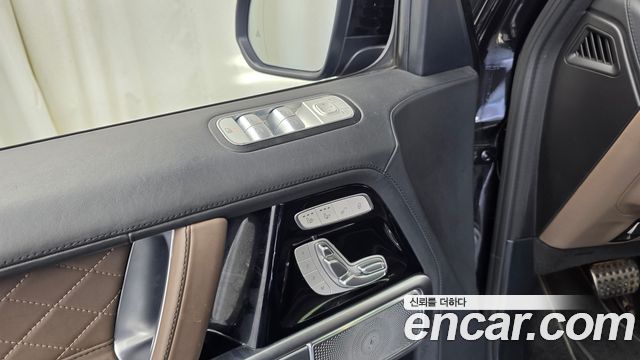 Mercedes-Benz G-Class 2021 — photo 29
