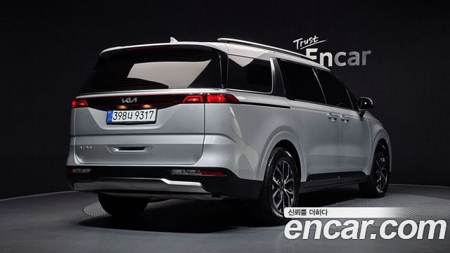 Kia Canival 2022 — photo 2