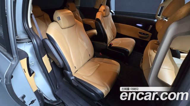 Kia Canival 2022 — photo 11