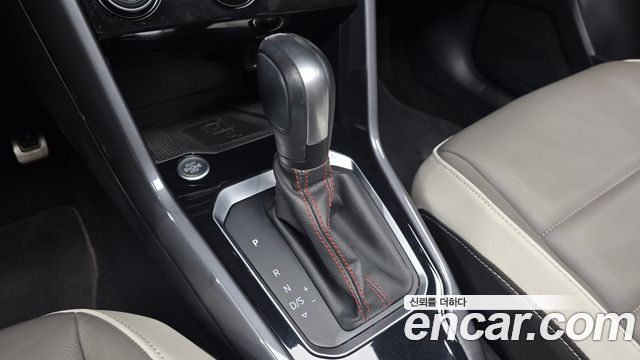 Volkswagen T-Roc 2022 — photo 12