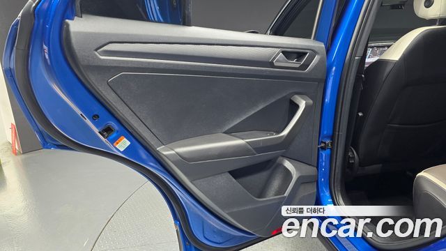 Volkswagen T-Roc 2022 — photo 15