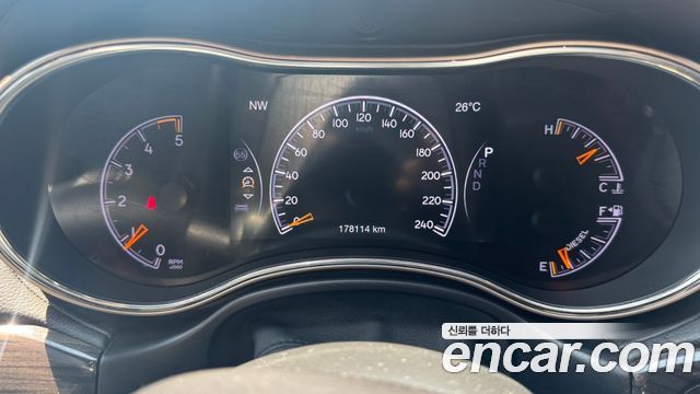 Jeep Cherokee 2016 — photo 8