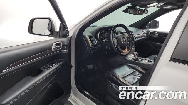 Jeep Cherokee 2016 — photo 10