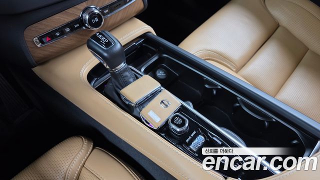 Volvo XC90 2019 — photo 12