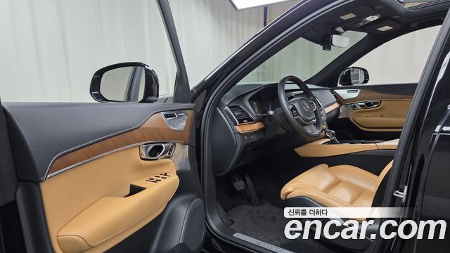 Volvo XC90 2019 — photo 13