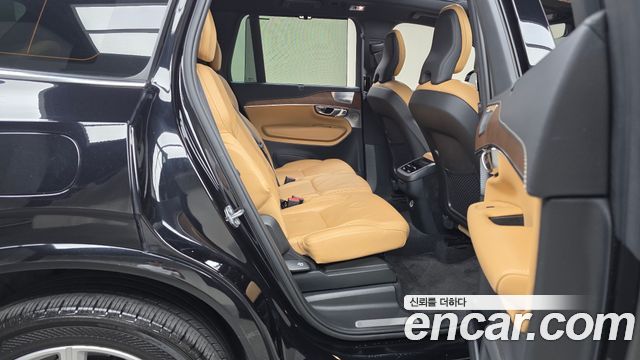 Volvo XC90 2019 — photo 17