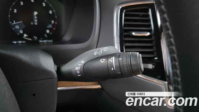 Volvo XC90 2019 — photo 23