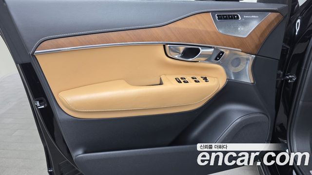 Volvo XC90 2019 — photo 14