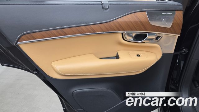 Volvo XC90 2019 — photo 15