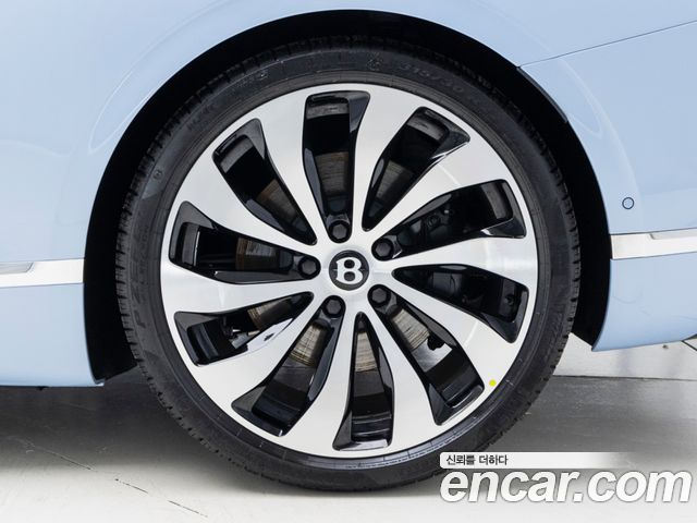Bentley Continental 2026 — photo 5
