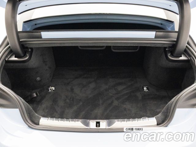 Bentley Continental 2026 — photo 9