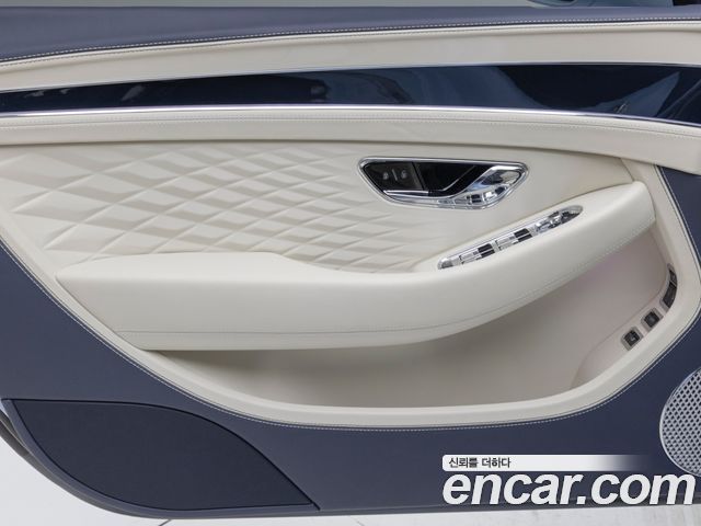 Bentley Continental 2026 — photo 13