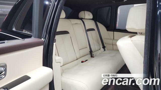 Rolls-Royce Cullinan 2019 — photo 17