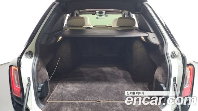 Rolls-Royce Cullinan 2019 — photo 24