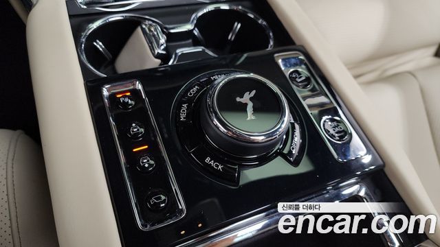 Rolls-Royce Cullinan 2019 — photo 29