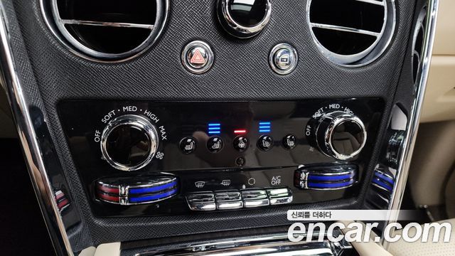 Rolls-Royce Cullinan 2019 — photo 33