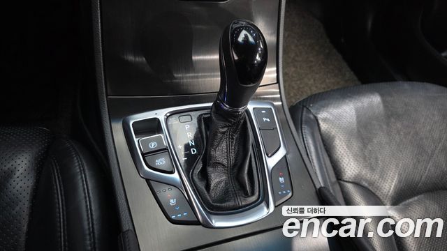 Hyundai Grandeur 2015 — photo 12