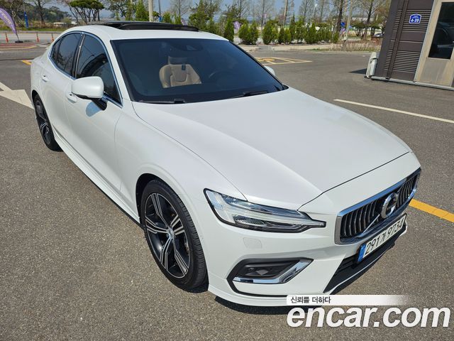 Volvo S60 2021 — photo 3