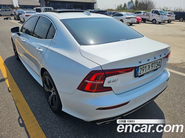Volvo S60 2021 — photo 6