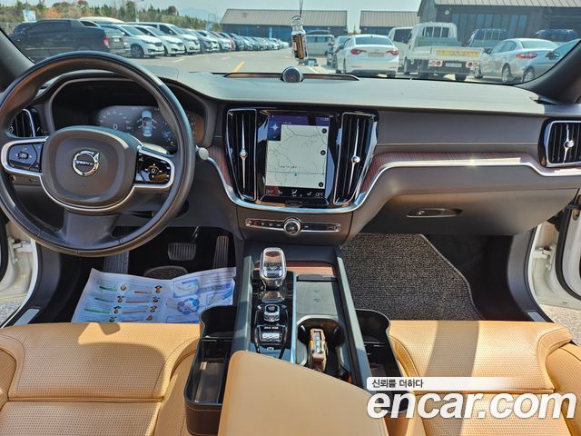 Volvo S60 2021 — photo 11