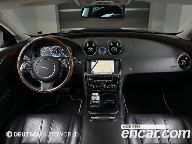 Jaguar XJ 2013 — photo 7