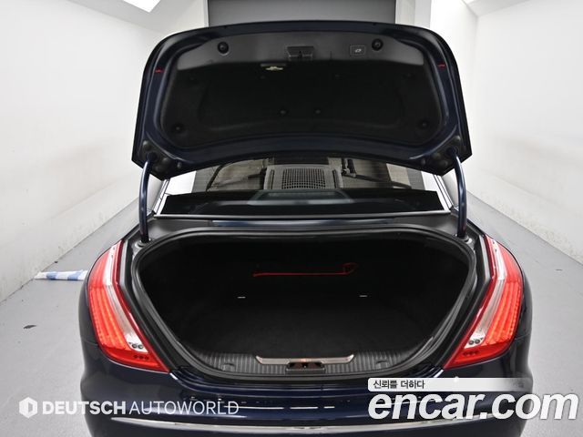 Jaguar XJ 2013 — photo 19