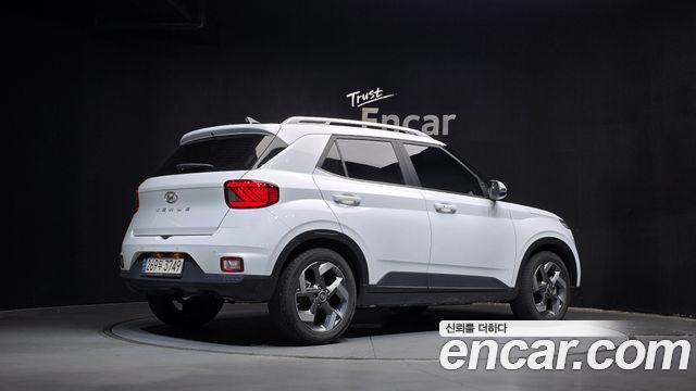 Hyundai Venue 2022 — photo 2