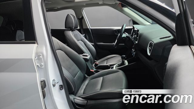 Hyundai Venue 2022 — photo 16