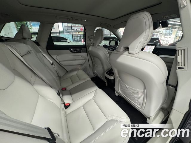 Volvo XC60 2026 — photo 10