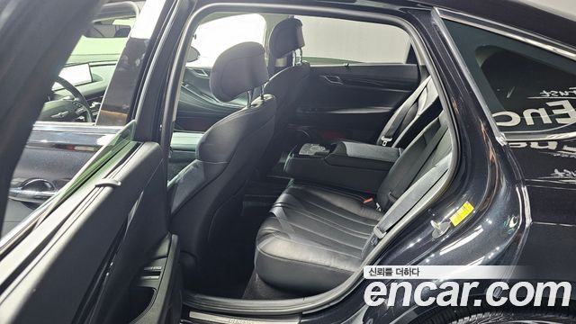 Genesis G80 2022 — photo 17
