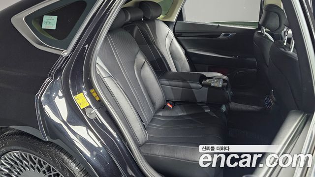 Genesis G80 2022 — photo 18