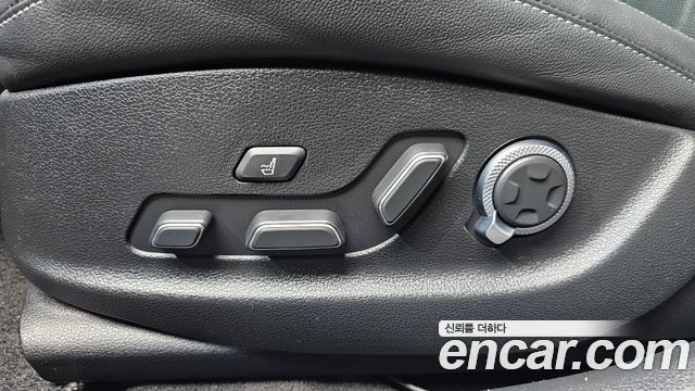 Genesis G80 2022 — photo 32