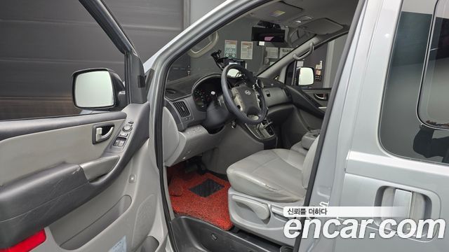 Hyundai Starex 2016 — photo 13
