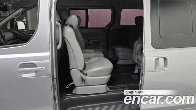 Hyundai Starex 2016 — photo 16