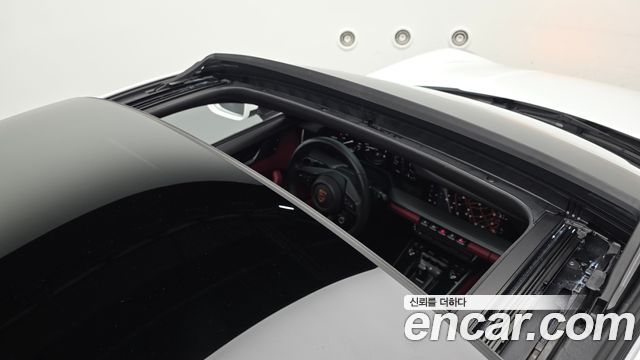 Porsche 911 2024 — photo 25