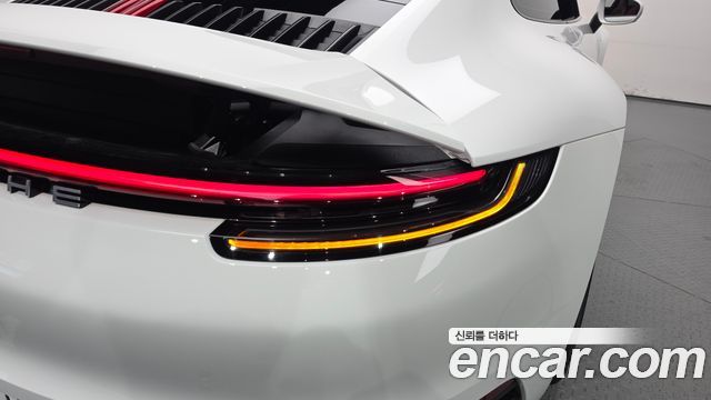 Porsche 911 2024 — photo 9