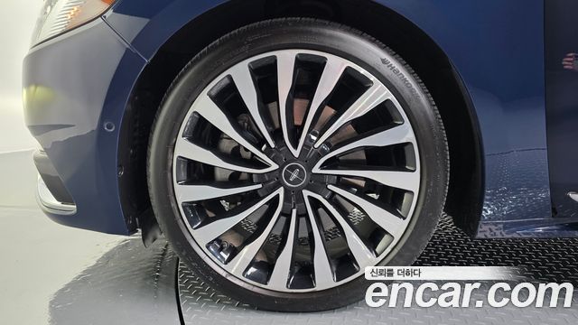 Lincoln Continental 2019 — photo 5