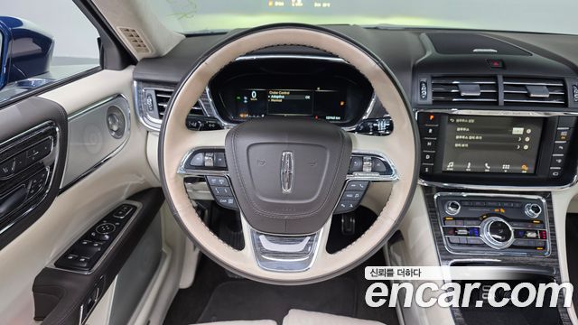 Lincoln Continental 2019 — photo 19