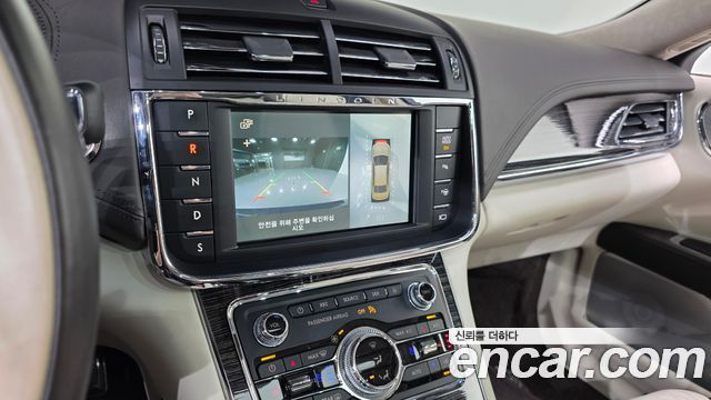 Lincoln Continental 2019 — photo 23