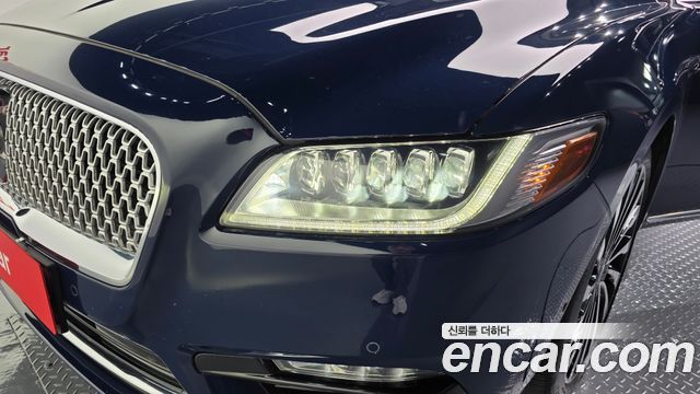 Lincoln Continental 2019 — photo 8