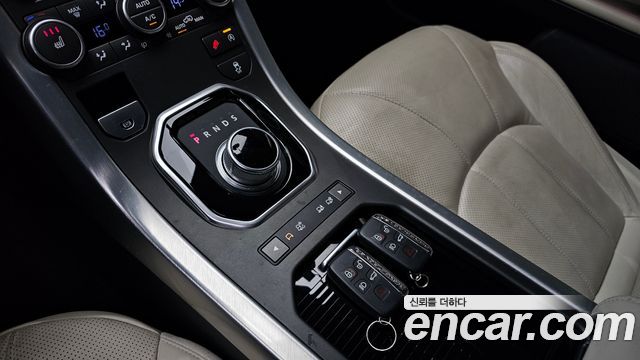 Land Rover Range Rover Evoque 2016 — photo 9