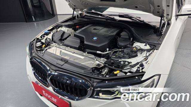 BMW 3-Series 2021 — photo 6